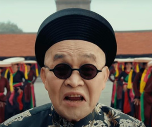Xuân Hinh 'lắm chiêu'