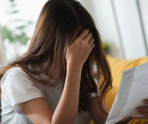 Tờ hóa đơn trong túi áo hé lộ bí mật động trời của chồng, cay đắng hơn cả, anh chỉ nói đúng 3 từ khi bị vạch trần