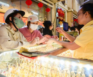 Giá vàng hôm nay 4/3/2025 thăng hoa, nhẫn trơn và SJC vụt tăng trở lại