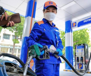 Giá xăng giảm mạnh vào ngày mai?
