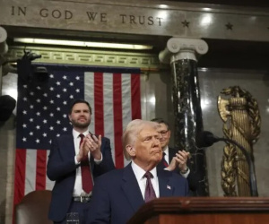 Ông Trump tuyên bố kiểm soát Greenland 'bằng cách này hoặc cách khác'