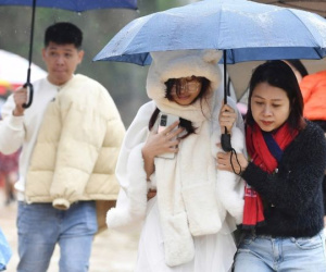 Không khí lạnh mạnh đang tràn về, miền Bắc mưa rét, Nam Bộ dịu mát cuối tuần