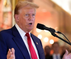 Ông Trump xem xét động thái có thể khiến 240.000 người Ukraine ở Mỹ bị trục xuất