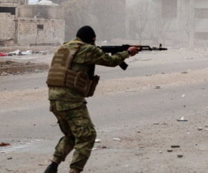 Thảm sát đẫm máu nhất Syria trong 14 năm: Quân trung thành với ông Assad tấn công dữ dội, bị truy lùng
