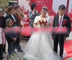 Kết hôn với cô dâu 54 tuổi, chú rể 27 tuổi tỏ thái độ bất ngờ