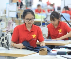 Mỹ áp thuế với nhiều nước: Lo hàng tràn vào Việt Nam để 'rửa nguồn'