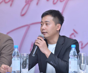 Tranh cãi nhân viên livestream của Quang Linh Vlogs đốp chát cộng đồng mạng, thái độ gây bức xúc