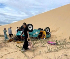 Thông tin về vụ 5 du khách Hàn Quốc bị tai nạn lật xe Jeep tại đồi cát Mũi Dinh