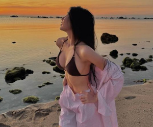 Sau Bò Chảnh, thêm một bóng hồng gợi cảm 'gây bão' khi xuất hiện cùng Xemesis