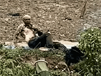 Đi câu cá, vừa vung cần người đàn ông đã hét lớn rồi ngã quỵ, người dân chạy tới chứng kiến cảnh ám ảnh