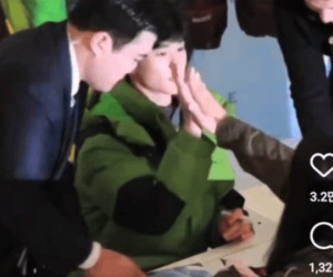 Tranh cãi dữ dội video Kim Soo Hyun nghiến răng, hung hăng với khán giả