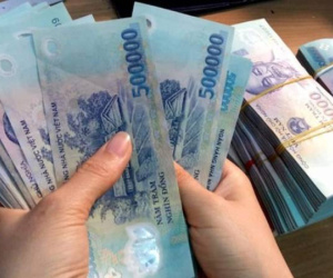 Vốn rẻ đổ vào bất động sản, thị trường chứng khoán sẽ ra sao?