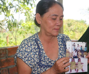 Mẹ Việt gặp lại con gái Pháp sau 27 năm xa cách, nói lời gan ruột 'mong con đừng hận'