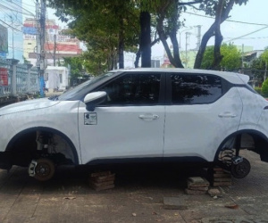 Ô tô điện bị trộm 4 bánh xe trong đêm