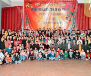 Đại gia đình ở Hải Dương có gần 500 người, ngày giỗ cụ làm hơn trăm mâm cỗ