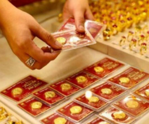 Chuyên gia nói gì về những người trót 'đu đỉnh' vàng hơn 100 triệu đồng/lượng?