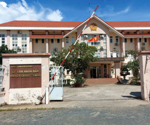Phó chủ tịch huyện 'cho con gái quà cưới 600 công đất' bị kỷ luật