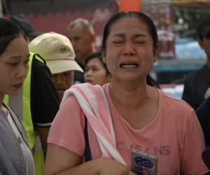 'Tôi cảm thấy tuyệt vọng': Tiếng khóc thảm thương của người phụ nữ có chồng con đang nằm trong đống đổ nát của toà nhà sụp đổ ở Bangkok