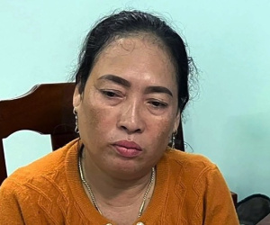 Người phụ nữ hơn 20 lần đưa vàng giả đi cầm ở tiệm kim hoàn