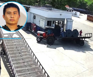 Vụ 3 cuộn vải bạt rơi khỏi ô tô đè chết nam bảo vệ: Khởi tố tài xế