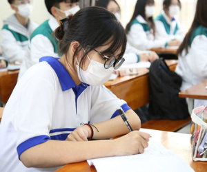 Phụ huynh than phiền tiền nộp cho trung tâm dạy thêm tăng vọt sau Thông tư 29
