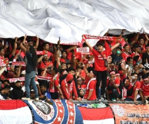 Tuyển Indonesia đối diện án phạt từ FIFA vì hành vi xấu xí của CĐV nhà