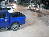 Say rượu, tài xế xe bán tải gây náo loạn trên phố