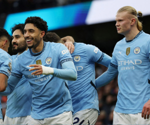 Man City tăng tốc đua tốp 4