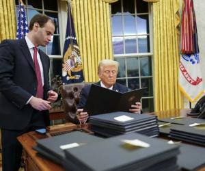 'Ngày giải phóng' ông Trump tuyên bố đến gần, 3 cường quốc châu Á có động thái đầu tiên