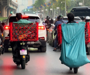 Phớt lờ Nghị định 168, nhiều tài xế cố tình che biển số xe máy