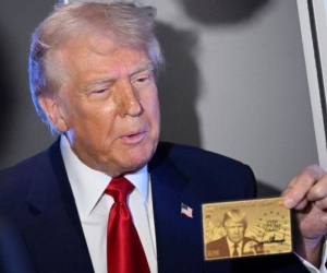Ông Trump khoe ‘thẻ vàng’ trị giá 5 triệu USD đầu tiên của Mỹ, dự kiến ra mắt chính thức trong 2 tuần nữa