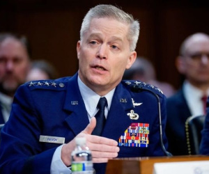 Ông Trump sa thải Giám đốc Cơ quan An ninh quốc gia Mỹ (NSA)
