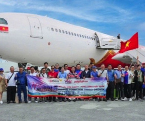 Chuyến bay chở gần 200 doanh nhân Việt Nam sang Mỹ đàm phán đã hạ cánh