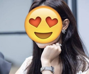 'Hot girl Việt đời đầu' từng huỷ hôn giờ cưới thiếu gia: Giàu có vẫn làm một điều đúng chuẩn 'người đẹp tri thức'