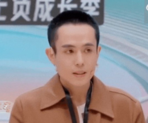 Nam diễn viên bị lừa bán sang biên giới Myanmar khóc lóc sợ sệt, buộc phải làm 1 việc khủng khiếp trên sóng truyền hình