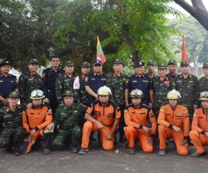 Đoàn Quân đội nhân dân Việt Nam tặng trang thiết bị, vật tư cứu hộ cho Myanmar