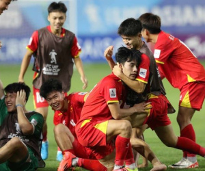Bị Việt Nam cầm hòa, HLV tuyển Nhật Bản thốt lên: 'Thật cay đắng!'