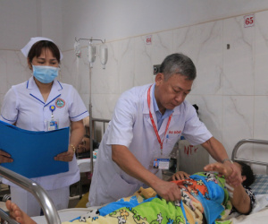 Hàng trăm người gãy tay chân, chấn thương sọ não do té ngã khi hái tiêu