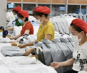 Ông Trump hoãn áp thuế, 3h sáng khách Mỹ gọi gấp doanh nghiệp Việt