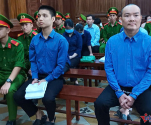 Nữ phó giám đốc ngất xỉu tại tòa khi lĩnh án hơn 9 năm tù