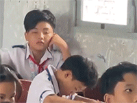 Chuẩn bị kiểm tra, học sinh bỗng làm một hành động 'bất thường' khiến cô giáo đơ nhẹ, dân mạng thì được phen cười ná thở