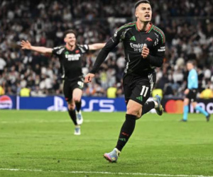 Arsenal mừng chiến thắng tại Bernabeu, Real Madrid thành cựu vương