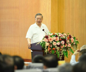 Tổng Bí thư: Trụ sở công dôi dư ưu tiên để làm trường học, nơi khám bệnh, vui chơi của nhân dân