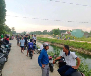 Mẹ cùng con trai 1 tuổi tử vong dưới kênh, xuất hiện nhiều mảnh giấy trên bờ