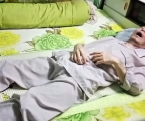 Ca sĩ Tô Thanh Phương lâm nguy kịch nằm một chỗ, lúc tỉnh lúc mê, mất nhận thức, không ăn uống