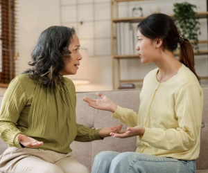 Dậy sớm nấu cơm mà vẫn bị mẹ chồng chê, tôi ngậm đắng tủi hờn nhưng khi nghe cuộc hội thoại của bố mẹ chồng, tôi giật mình hiểu ra