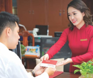 Tiền gửi vào ngân hàng bất ngờ sụt giảm