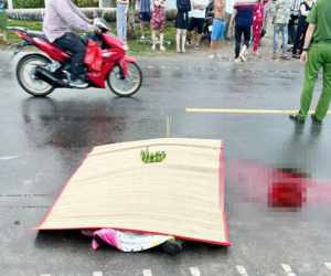 Vướng vào dây điện ngang đường, người đàn ông chạy xe máy tử vong