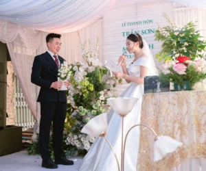 Lấy anh hàng xóm, cô dâu đọc lời thề nguyện khiến chú rể hết cười lại khóc