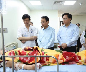 Tình trạng sức khỏe 12 nạn nhân vụ lật xe khách ở Tam Đảo, 1 ca tiên lượng xấu